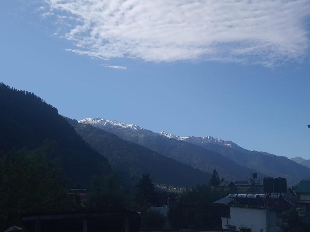 Tourist Hotel 10 Minutes Walking Distance From The Mall Manāli Exterior foto