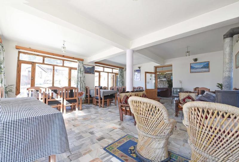 Tourist Hotel 10 Minutes Walking Distance From The Mall Manāli Exterior foto