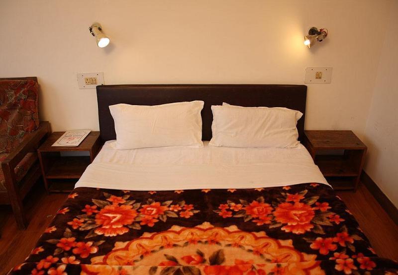 Tourist Hotel 10 Minutes Walking Distance From The Mall Manāli Exterior foto